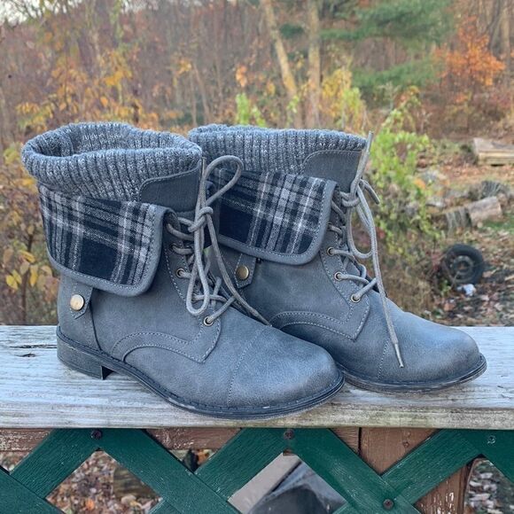 Just fab Sweater Trim Gray Boots Sz 6 - Picture 1 of 11